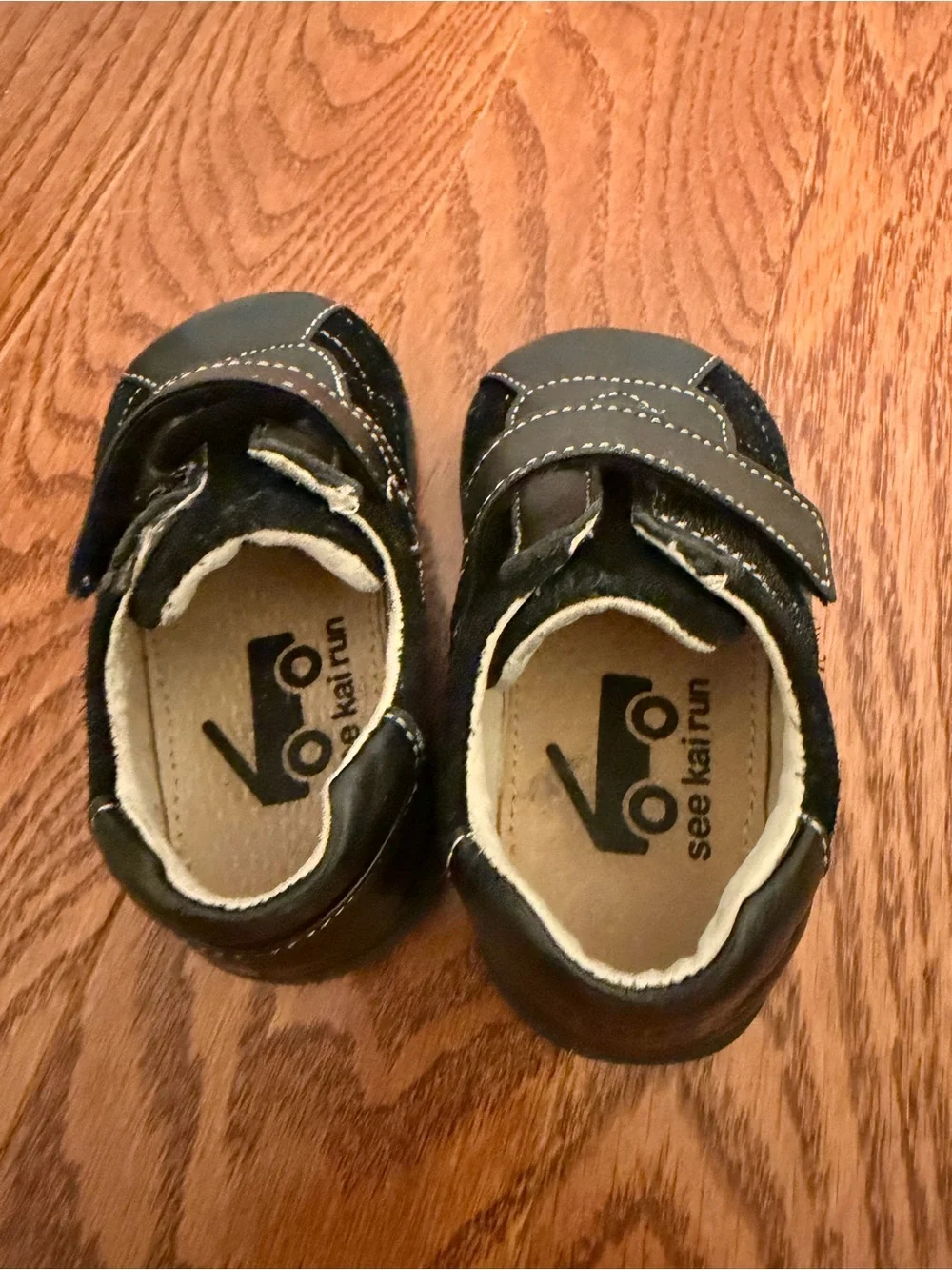 See Kai Run- Black Kids Velcro Leather Sneakers- Size 4
